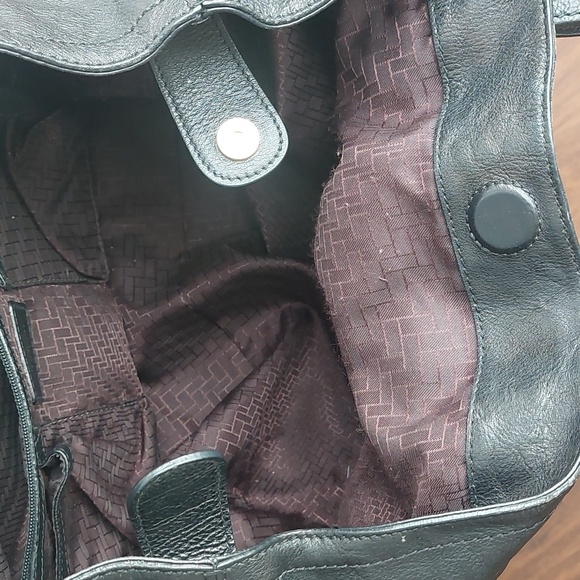 COLE HAAN, Chic Black Leather Shoulder Bag - Picture 4 of 13